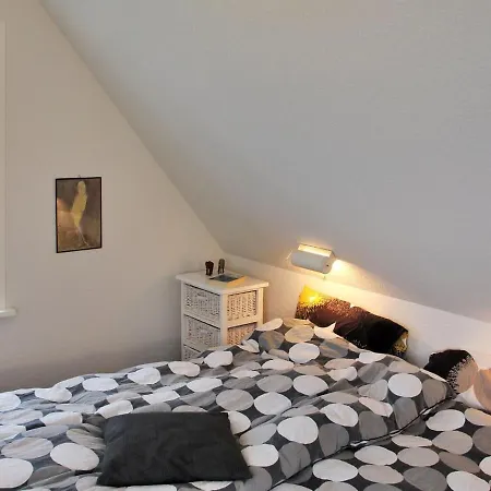 Uschi - 15m From The Sea By Interhome *